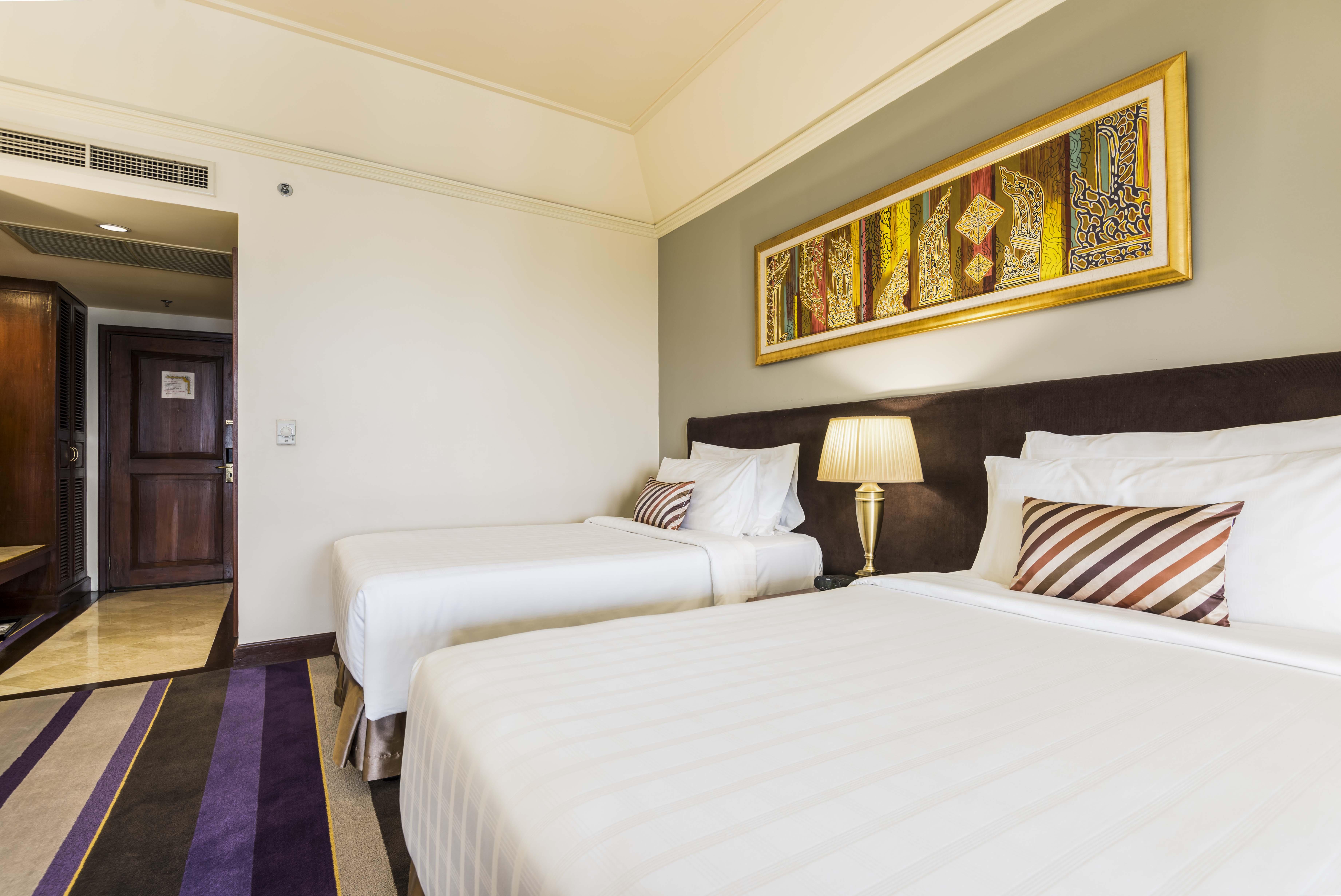 Chatrium Hotel Royal Lake Yangon Exteriör bild