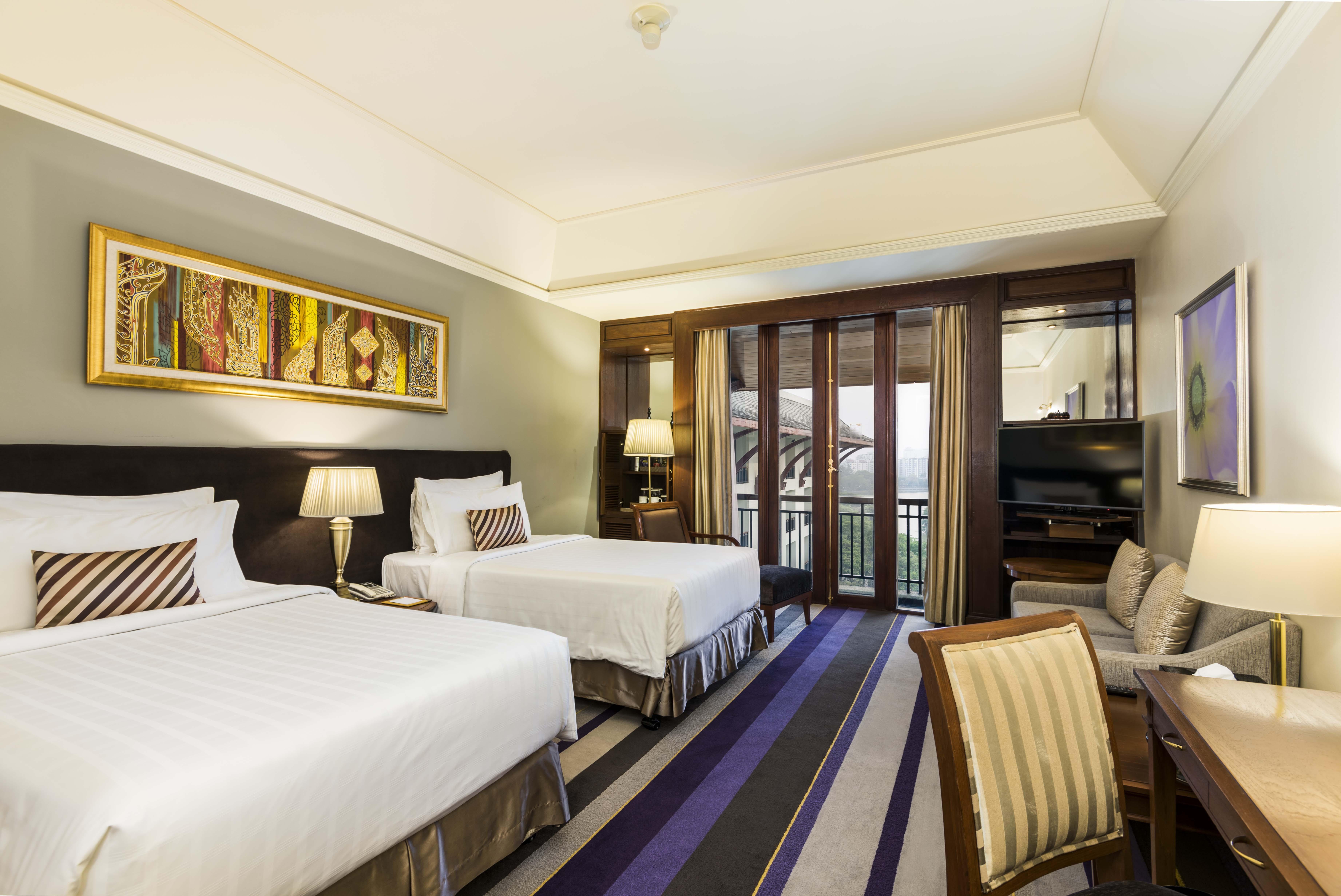 Chatrium Hotel Royal Lake Yangon Exteriör bild