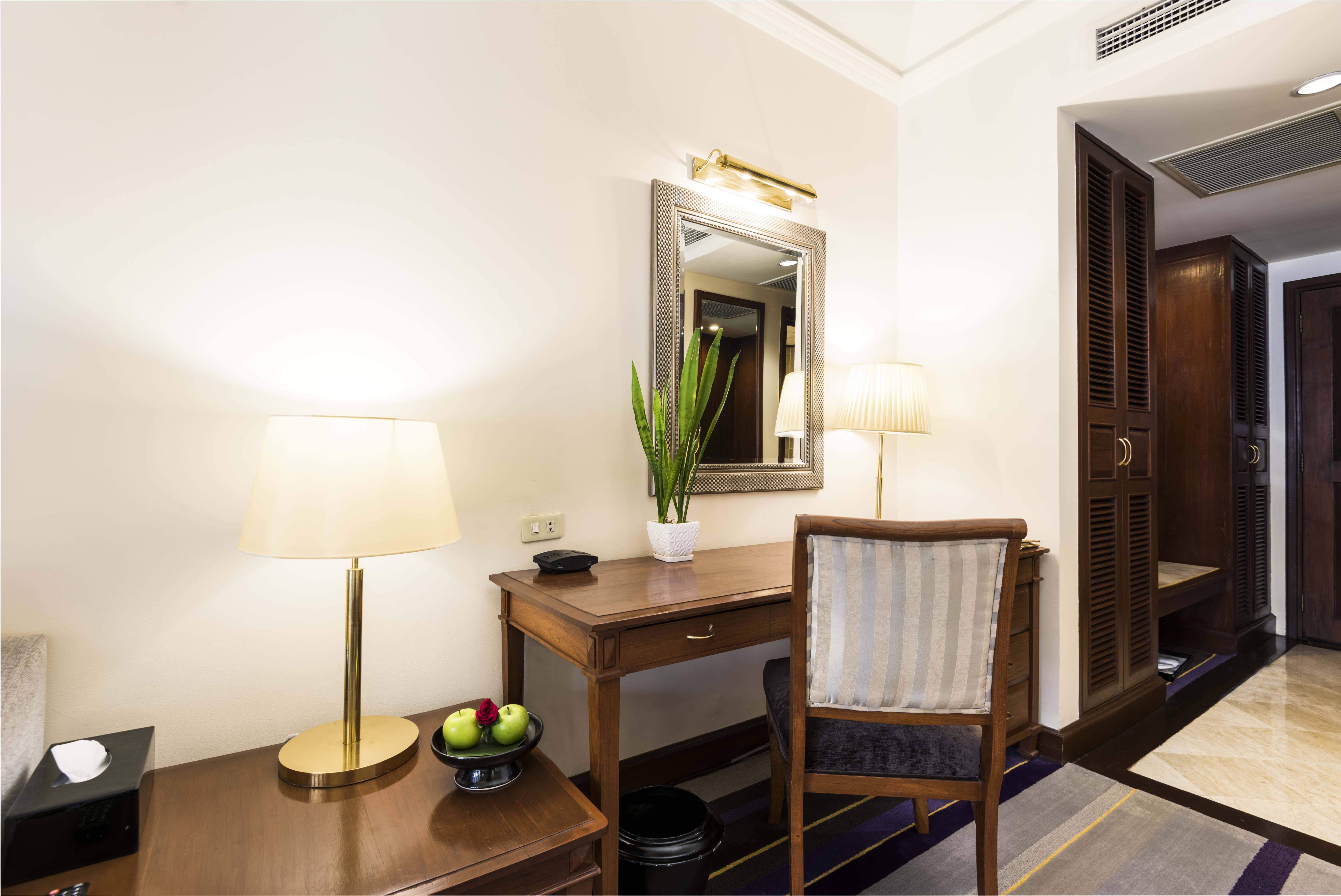 Chatrium Hotel Royal Lake Yangon Exteriör bild