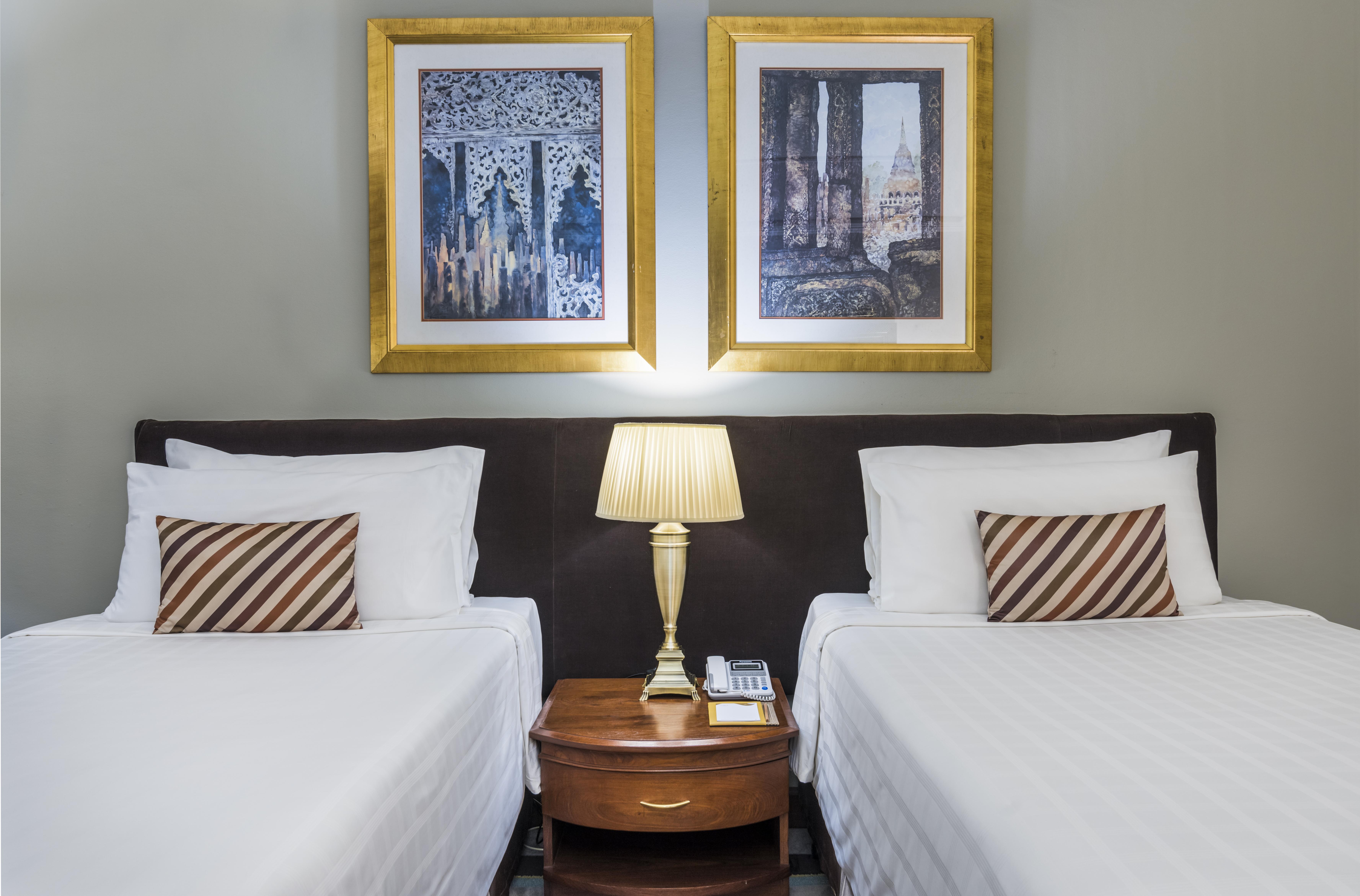 Chatrium Hotel Royal Lake Yangon Exteriör bild