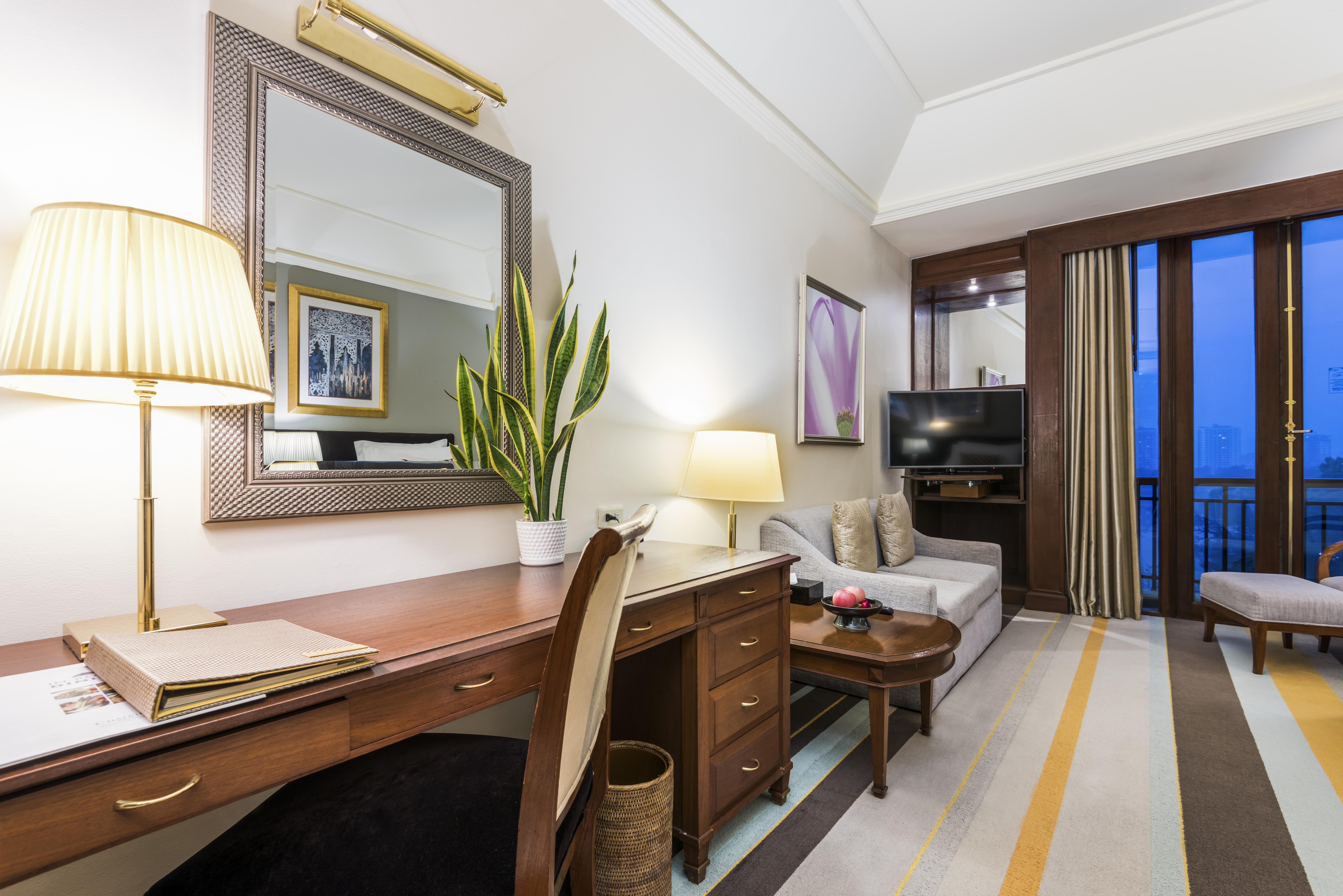 Chatrium Hotel Royal Lake Yangon Exteriör bild