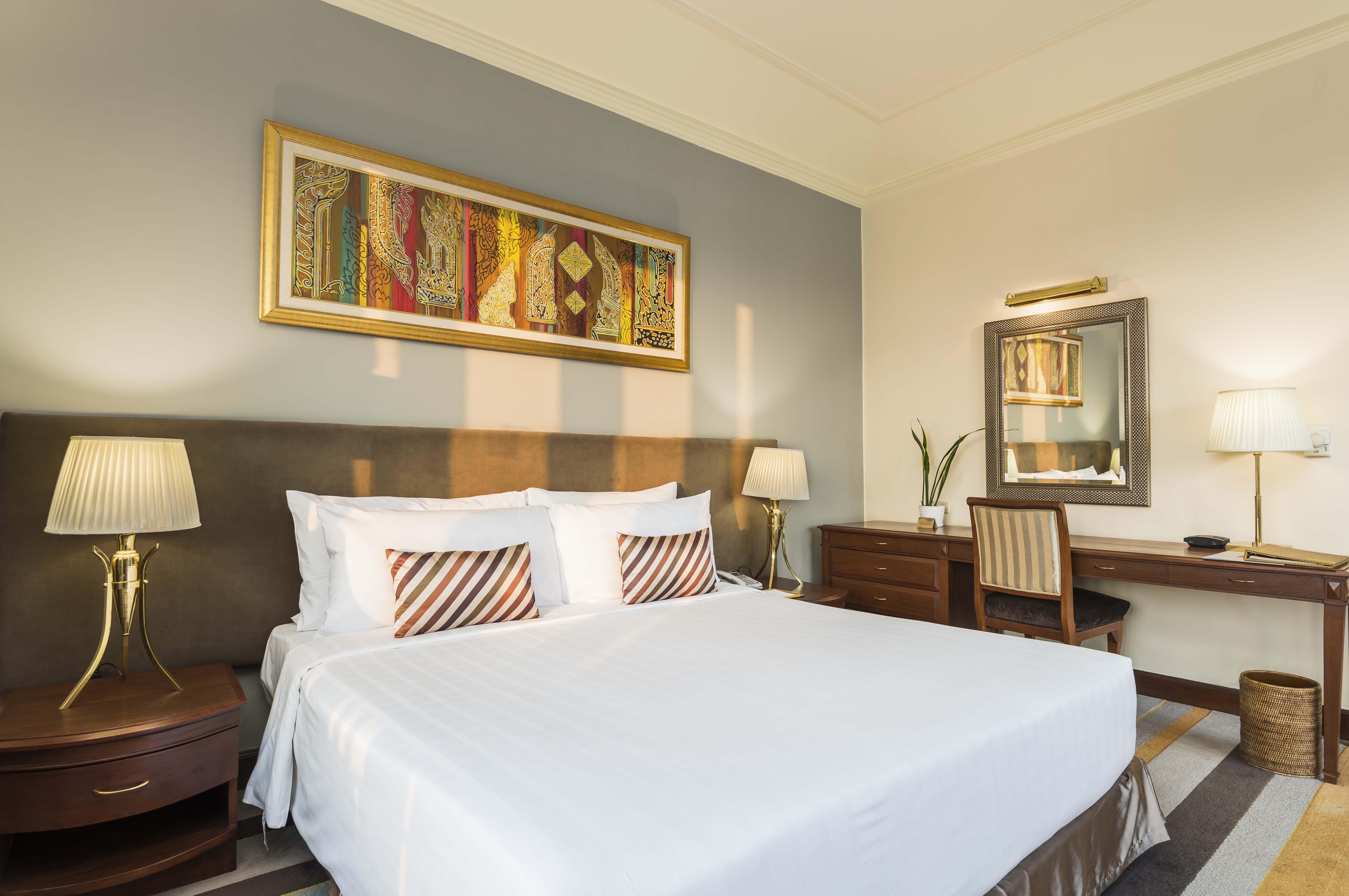 Chatrium Hotel Royal Lake Yangon Exteriör bild